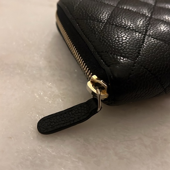 Chanel zip around continental wallet in black caviar. Authentic. - Picture 2 of 6